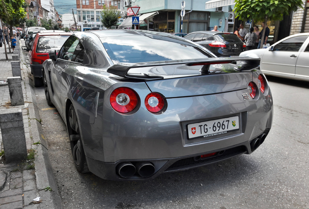 Nissan GT-R