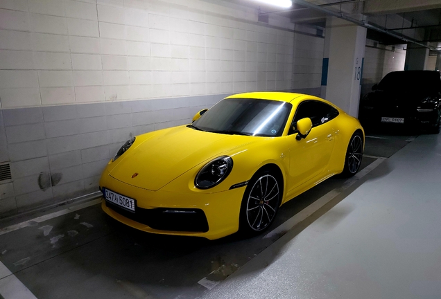 Porsche 992 Carrera 4S