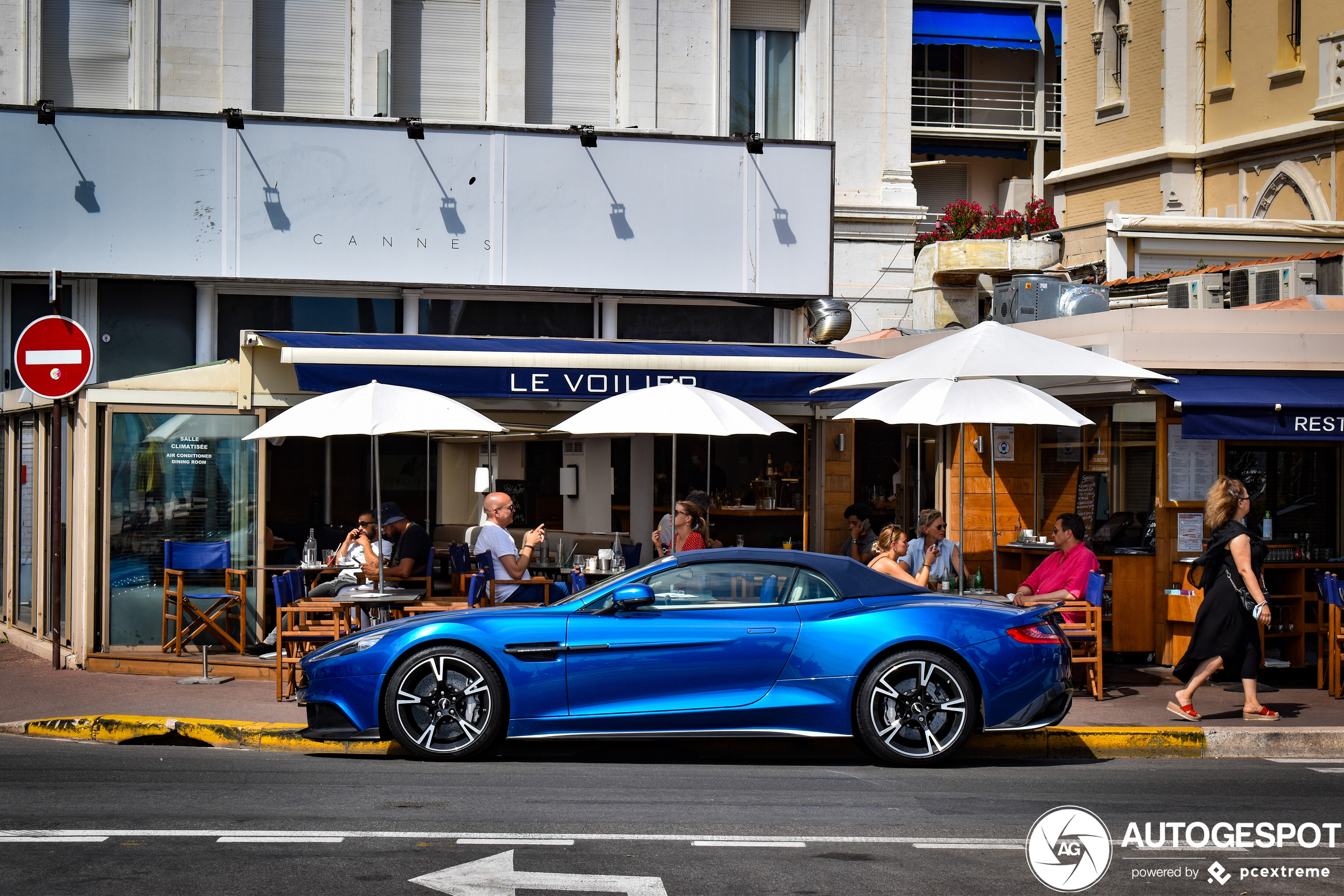 Aston Martin Vanquish S Volante 2017