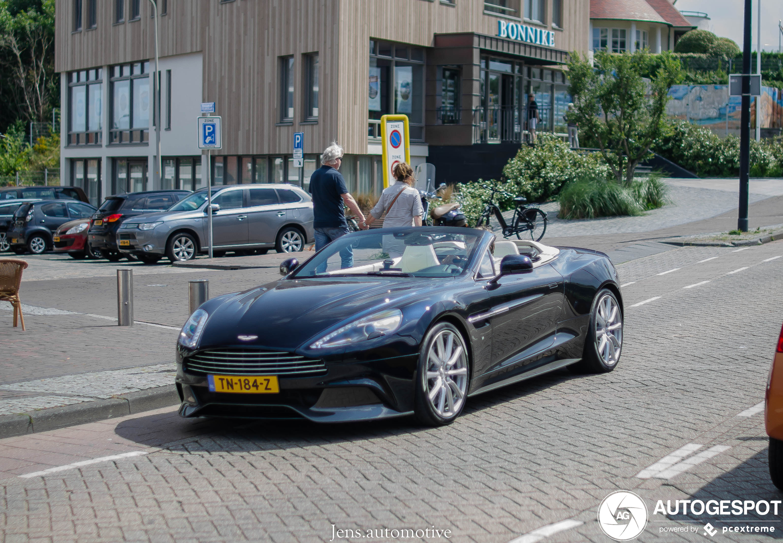 Aston Martin Vanquish Volante