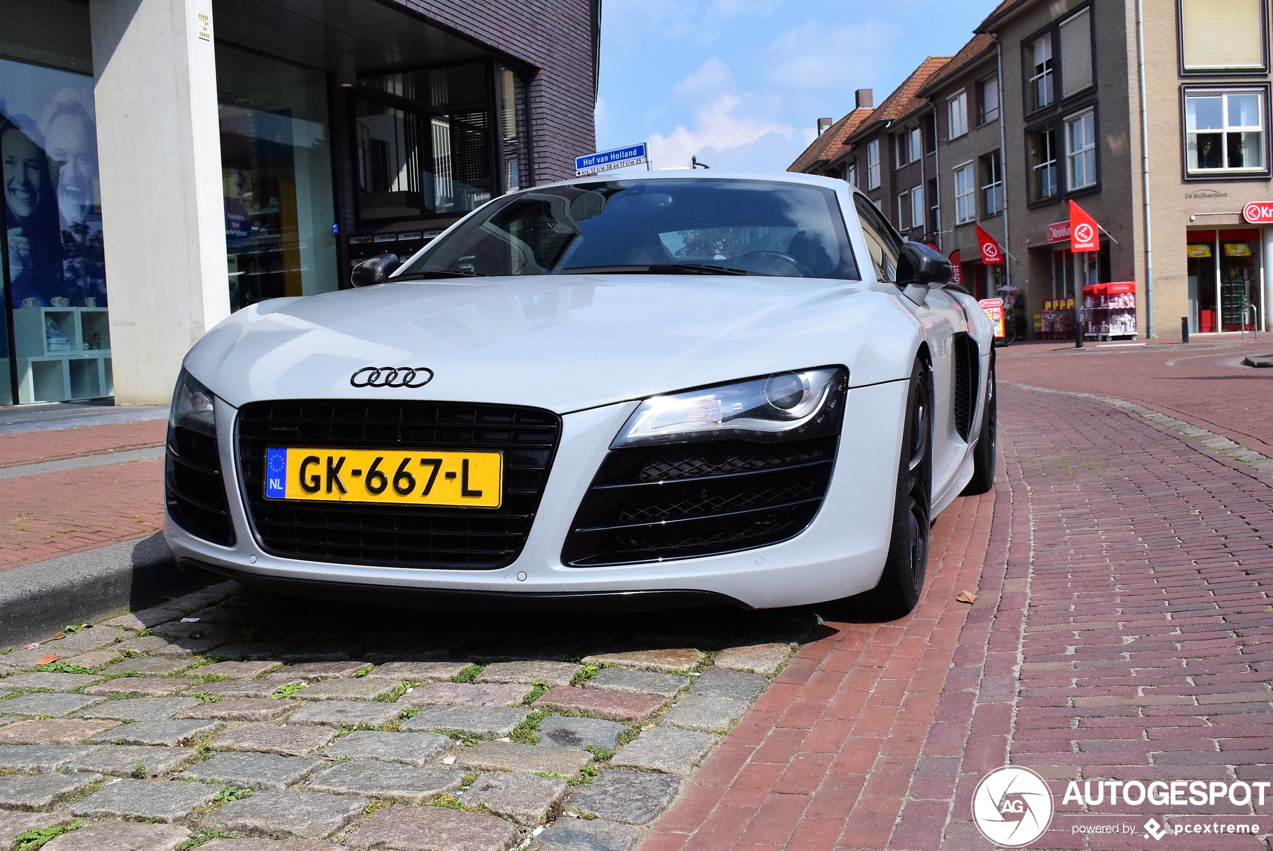 Audi R8