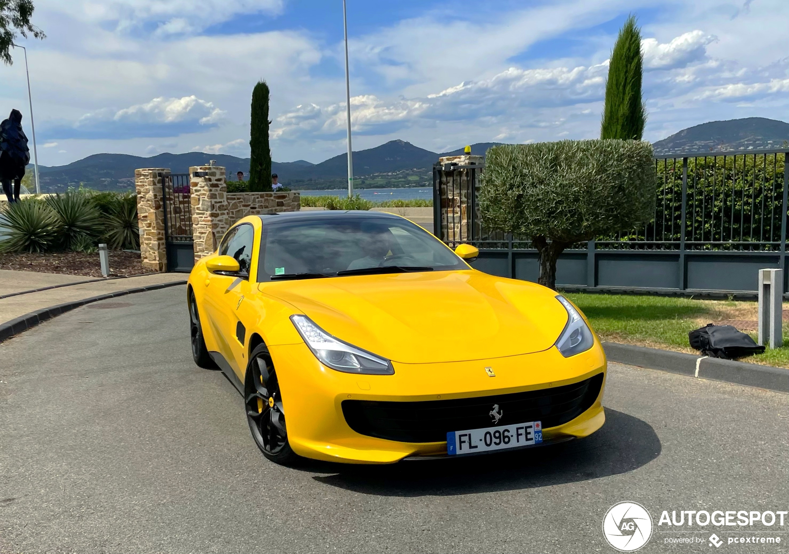 Ferrari GTC4Lusso T