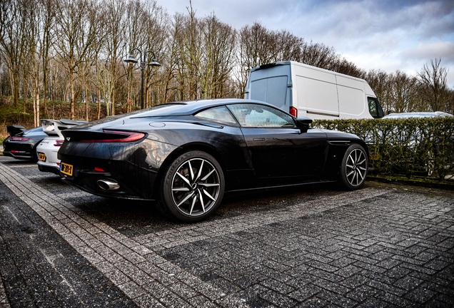 Aston Martin DB11