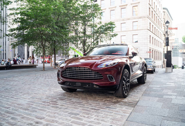 Aston Martin DBX