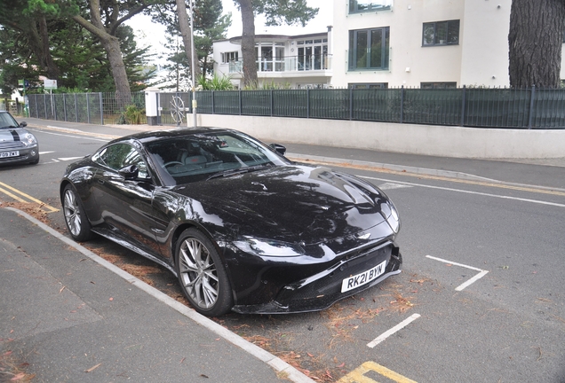 Aston Martin V8 Vantage 2018