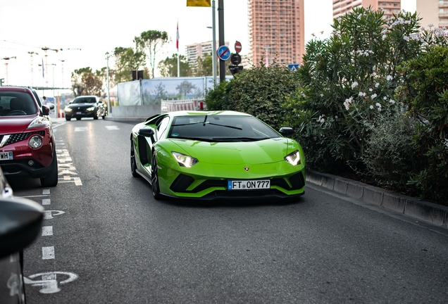 Lamborghini Aventador S LP740-4