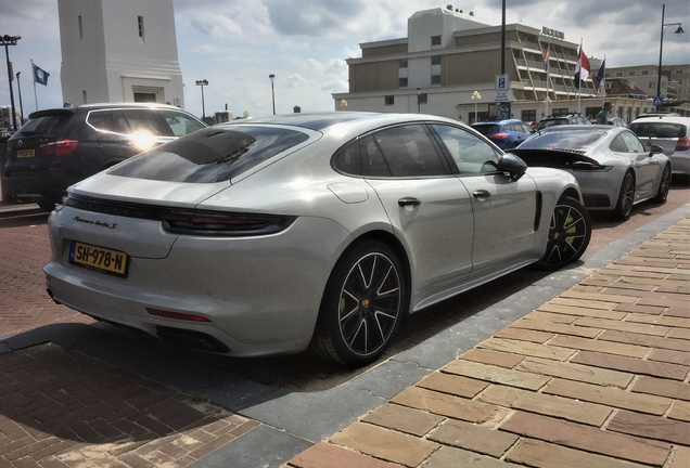 Porsche 971 Panamera Turbo S E-Hybrid