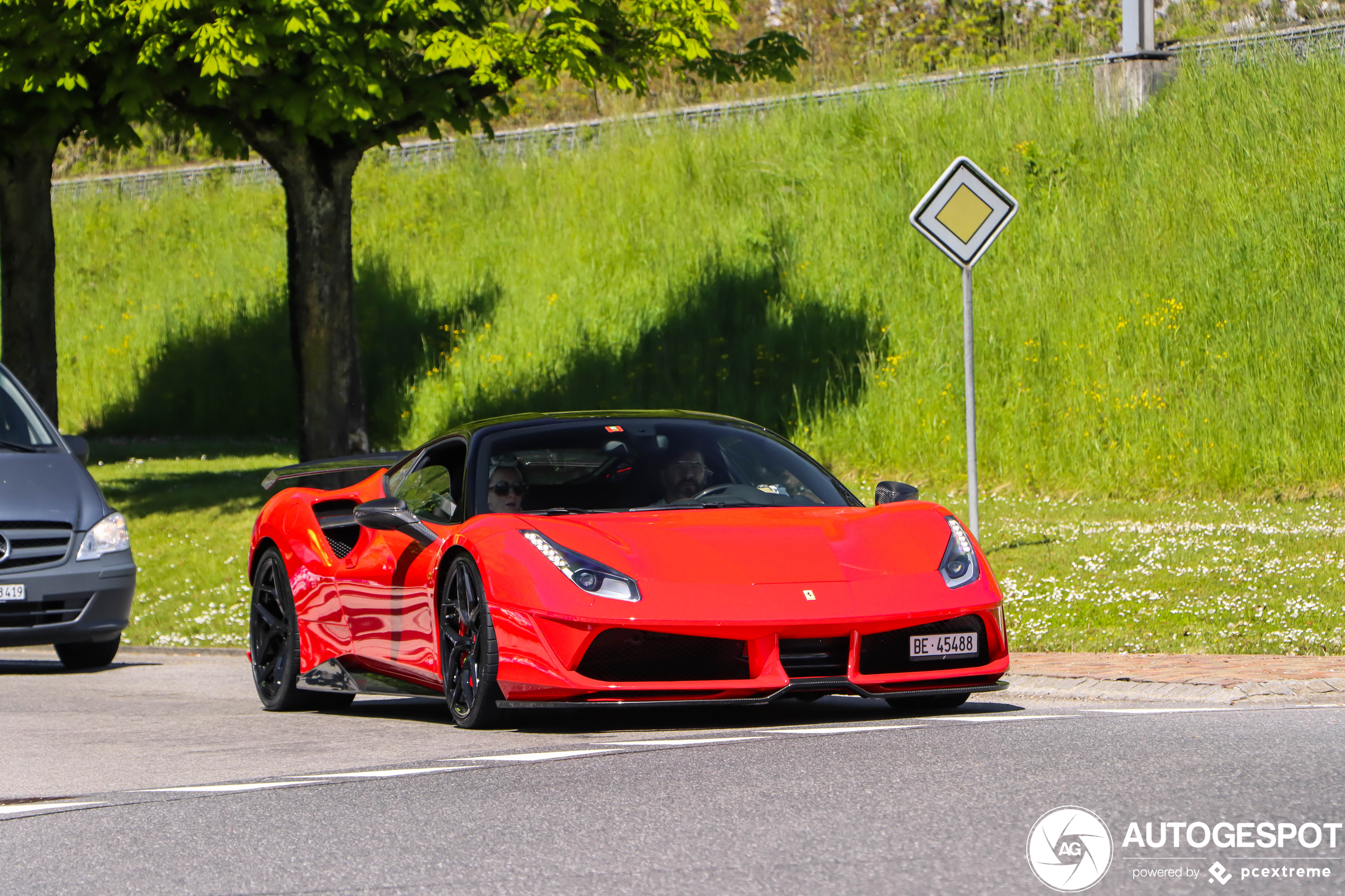 Ferrari 488 GTB Pogea Racing