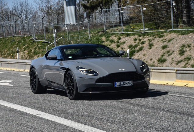 Aston Martin DB11 V8