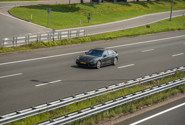 Porsche 971 Panamera Turbo S E-Hybrid