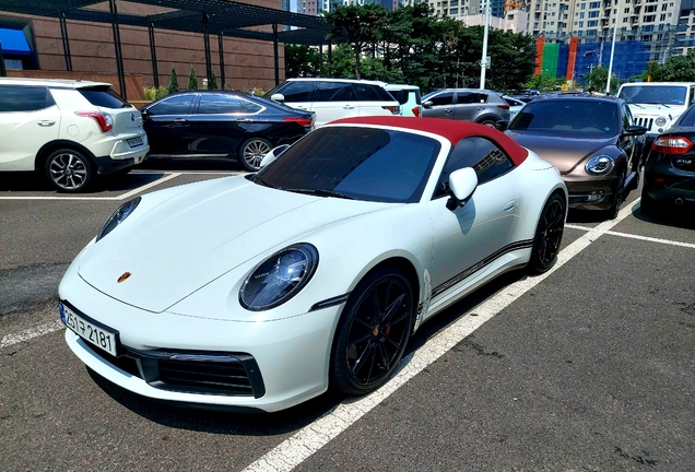 Porsche 992 Carrera 4S Cabriolet