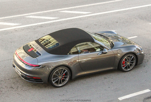 Porsche 992 Carrera 4S Cabriolet