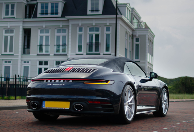 Porsche 992 Carrera 4S Cabriolet