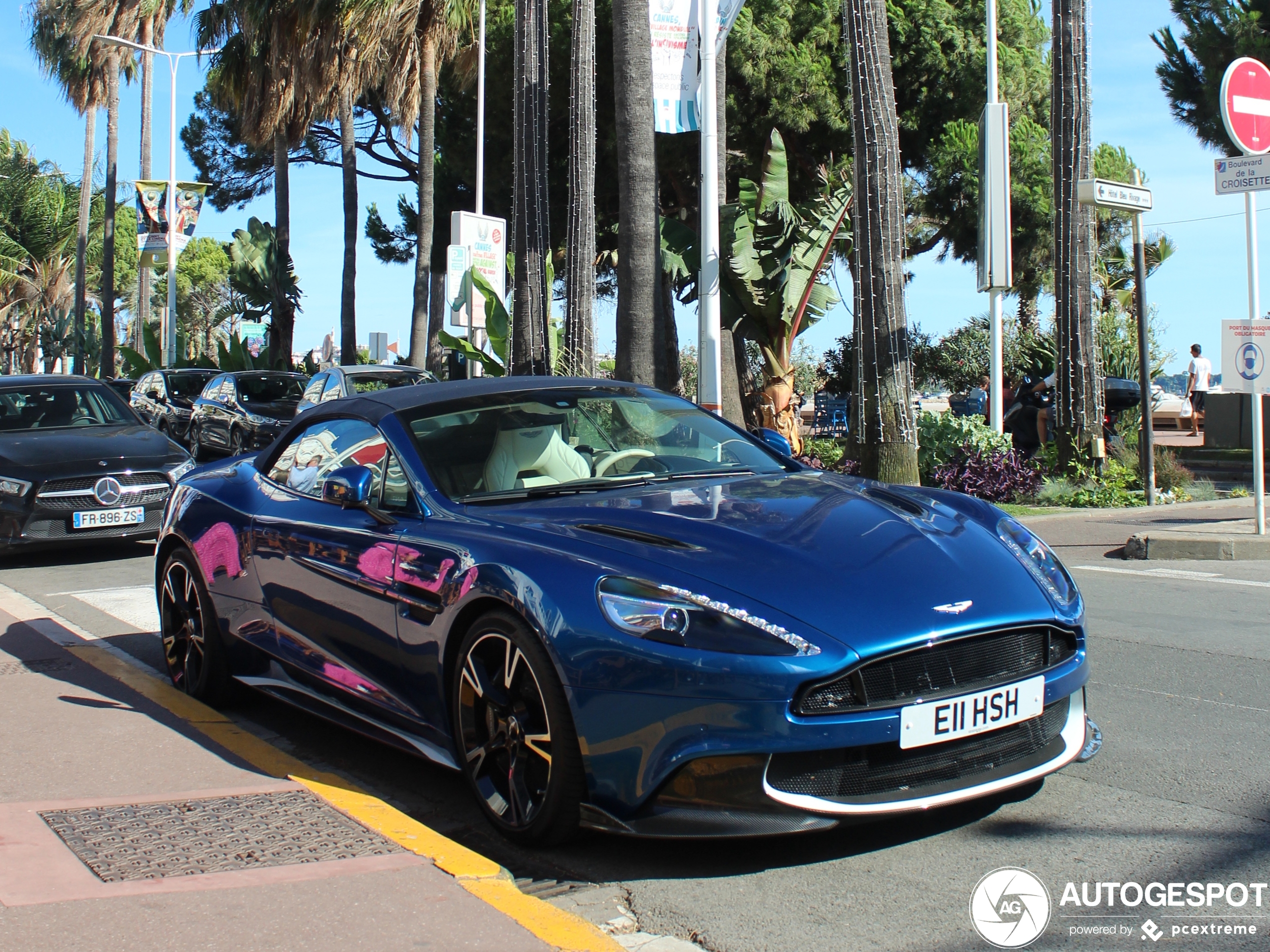 Aston Martin Vanquish S Volante 2017