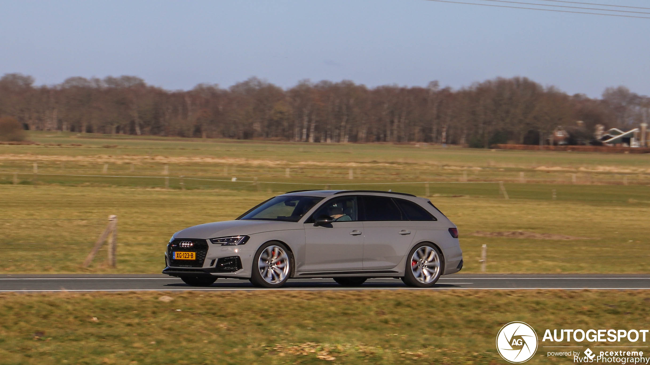 Audi RS4 Avant B9