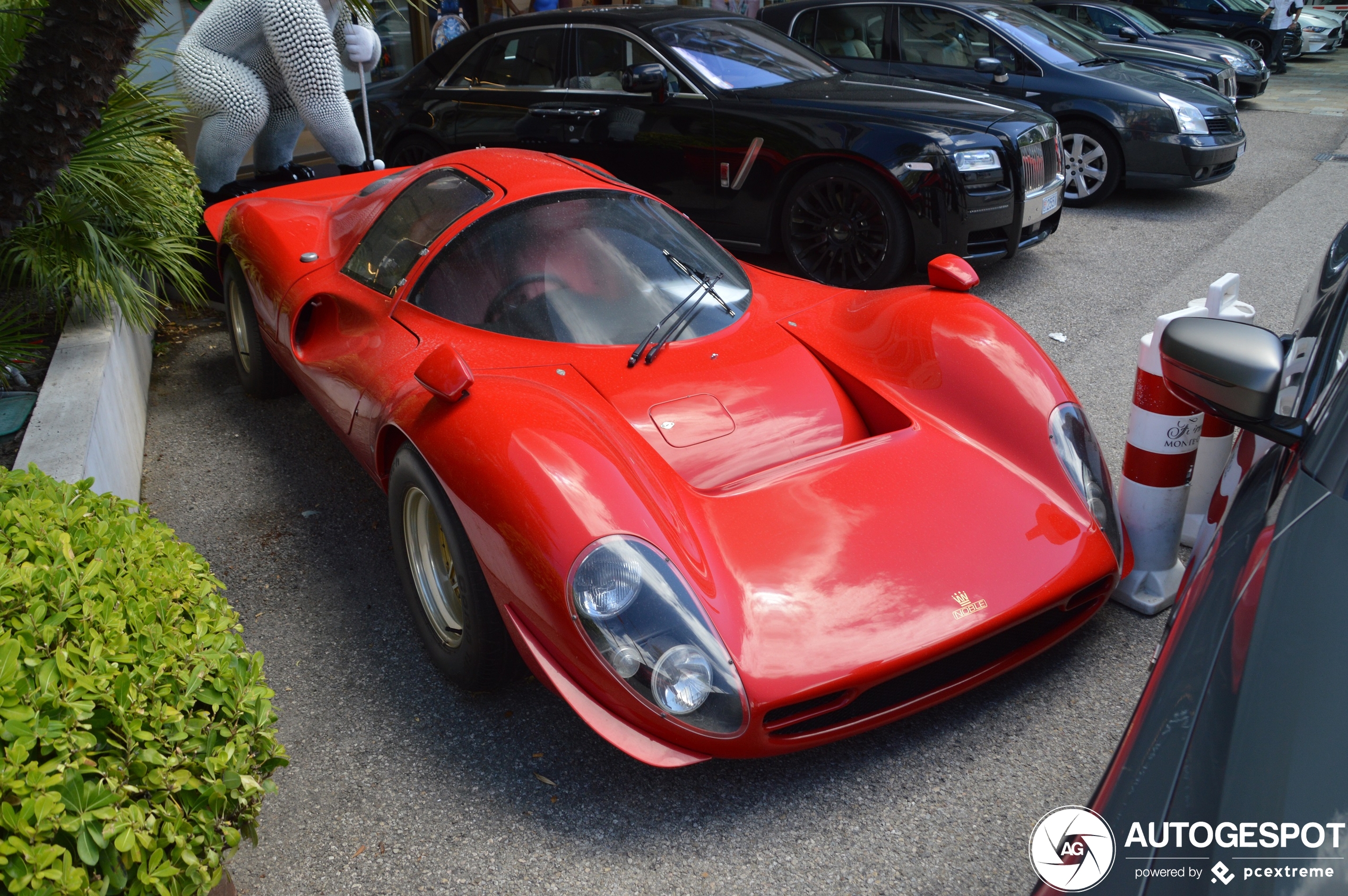 Ferrari 330 P4 by Noble