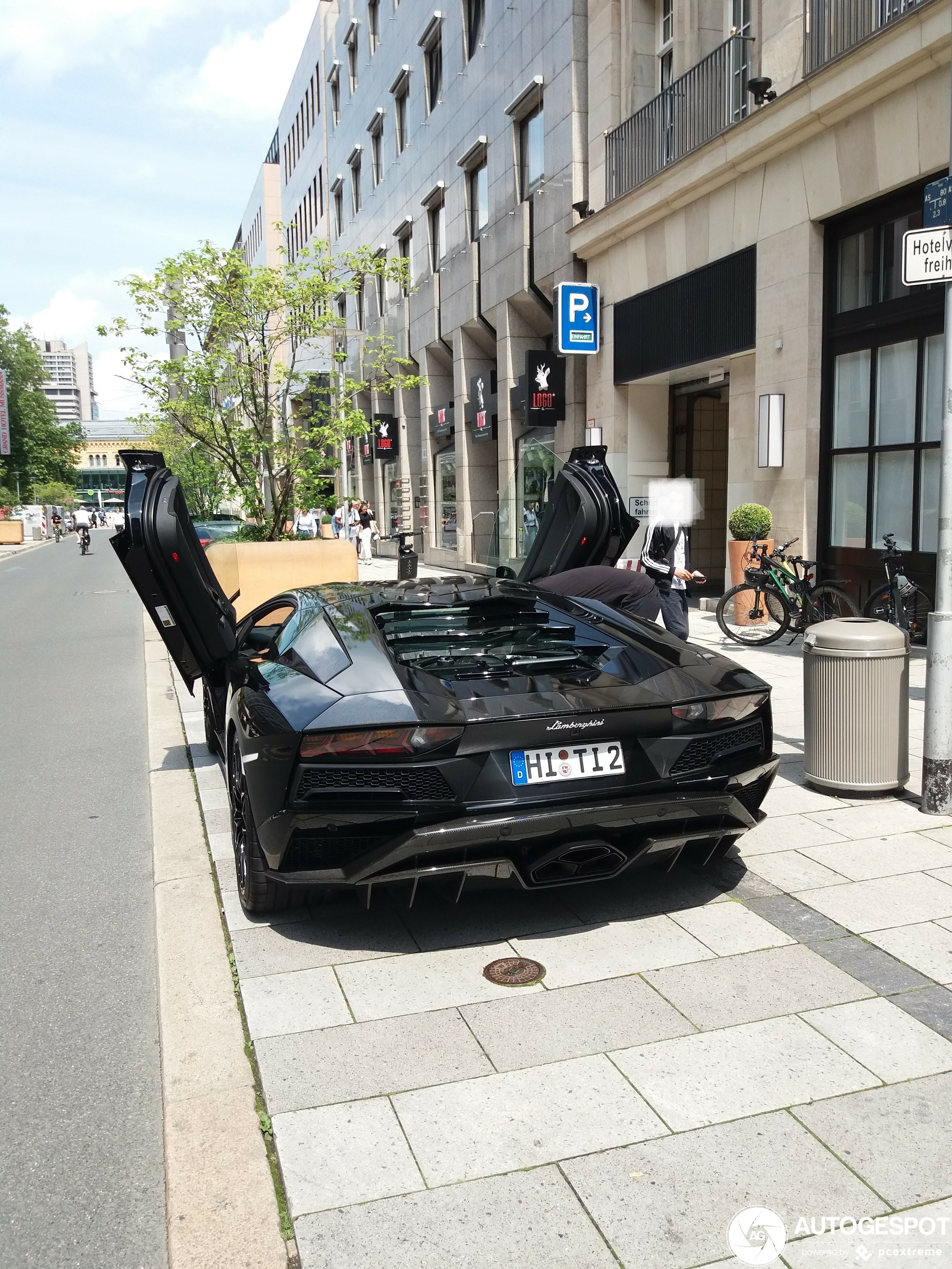 Lamborghini Aventador S LP740-4