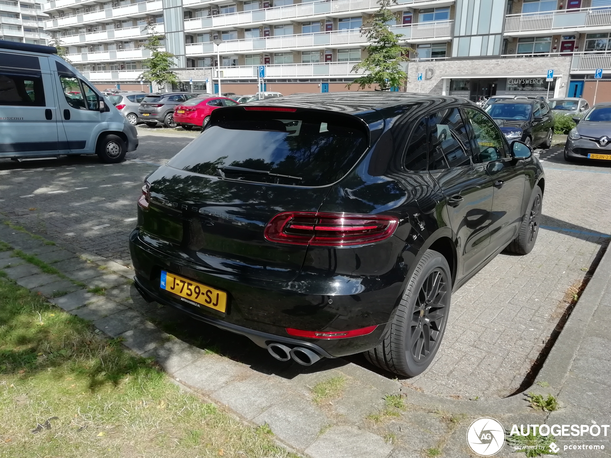 Porsche 95B Macan GTS