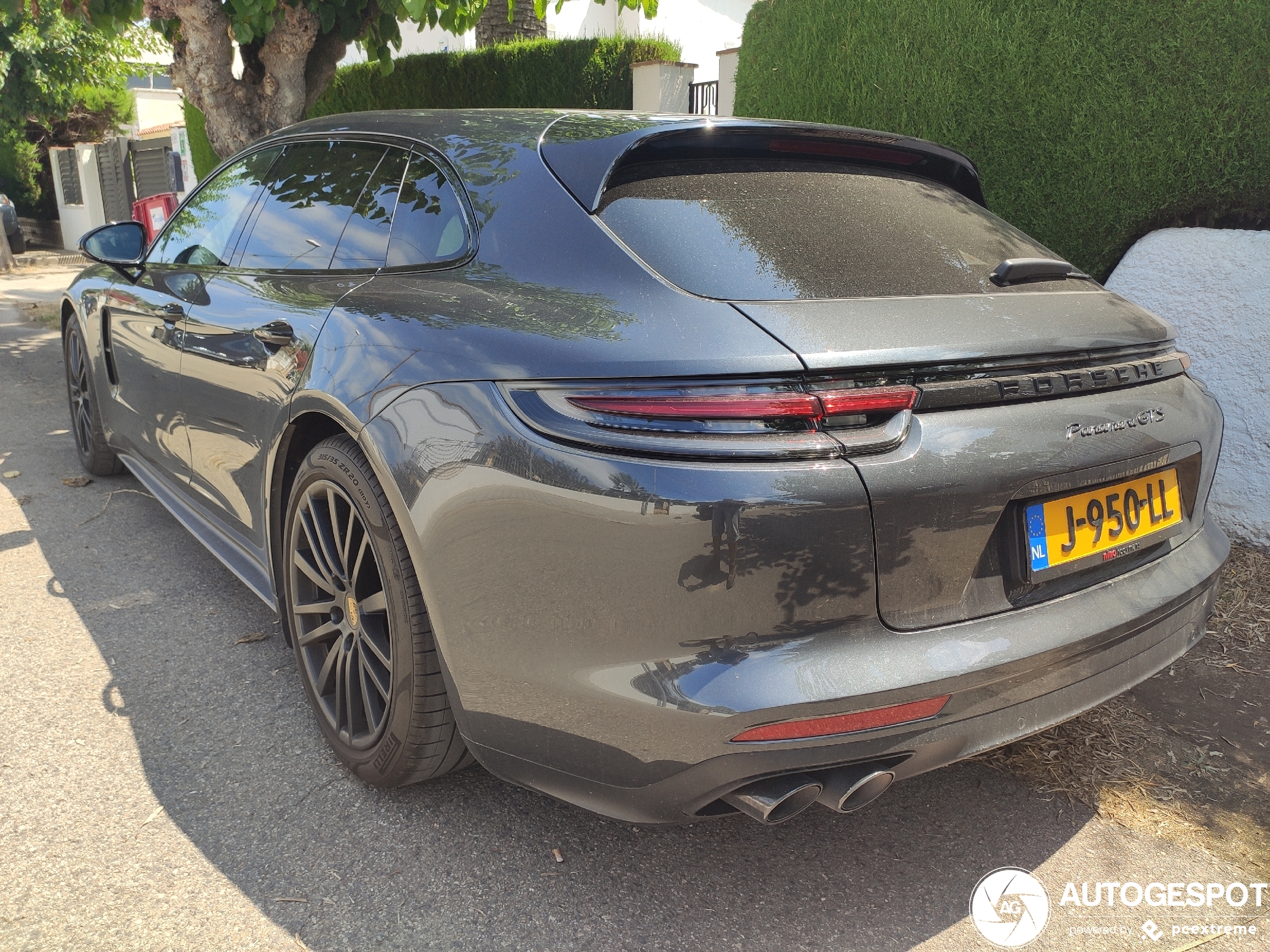 Porsche 971 Panamera GTS Sport Turismo