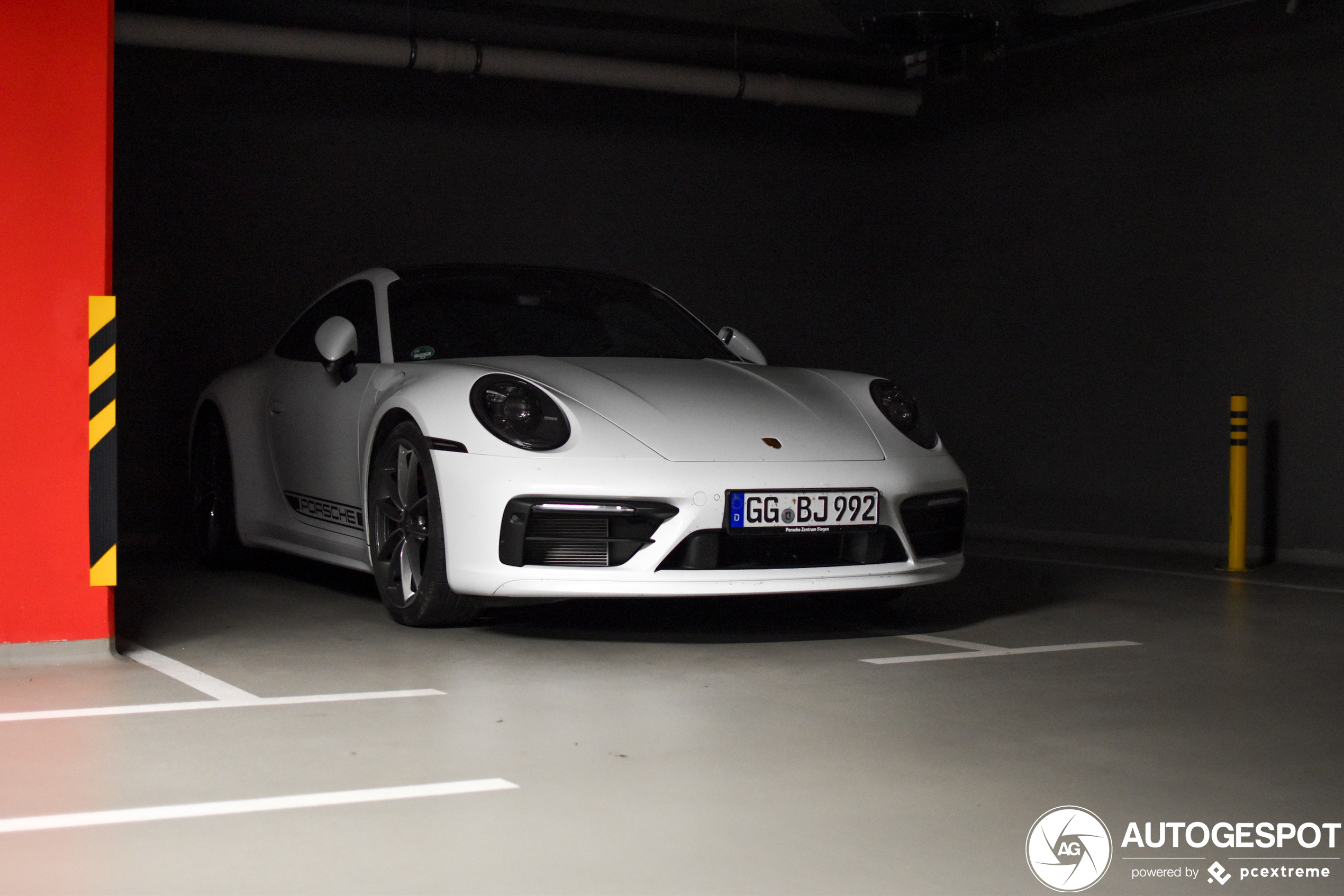 Porsche 992 Carrera 4S