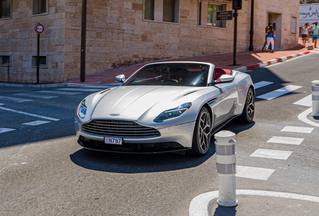 Aston Martin DB11 V8 Volante