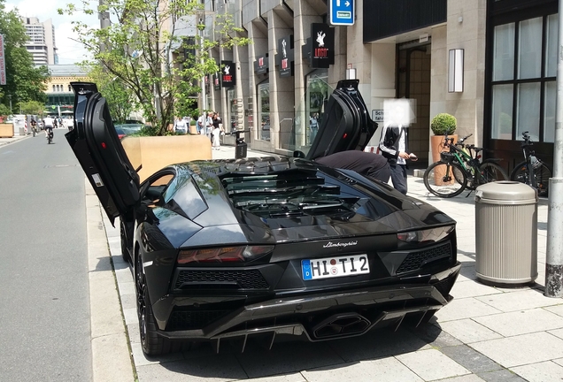 Lamborghini Aventador S LP740-4