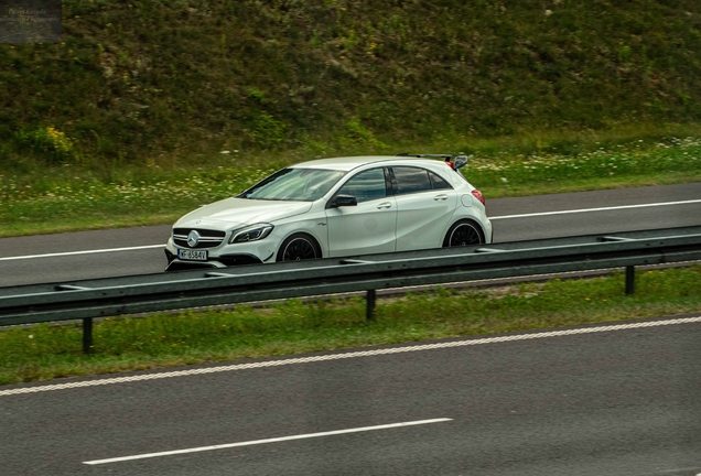 Mercedes-AMG A 45 W176 2015