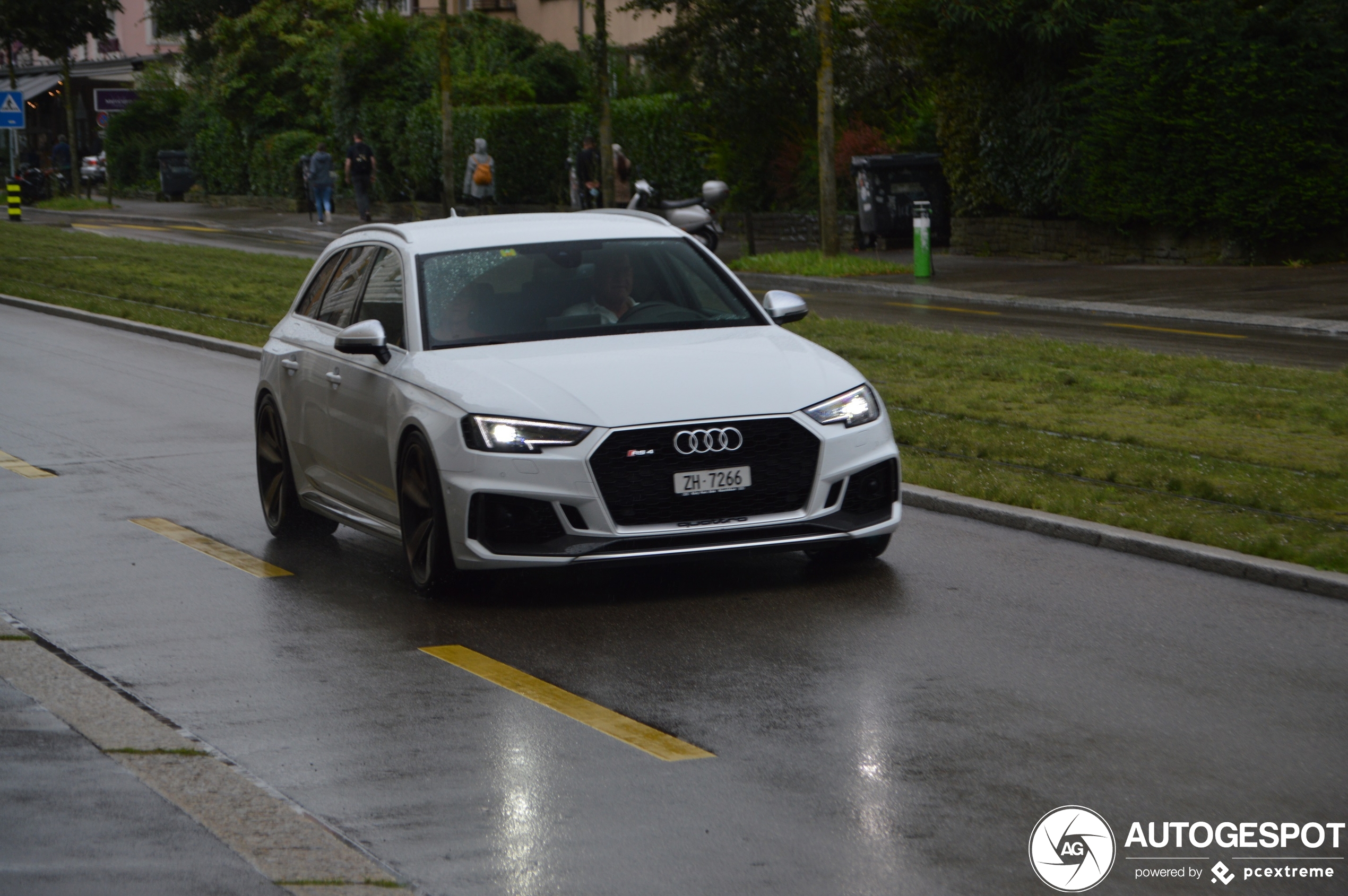 Audi RS4 Avant B9