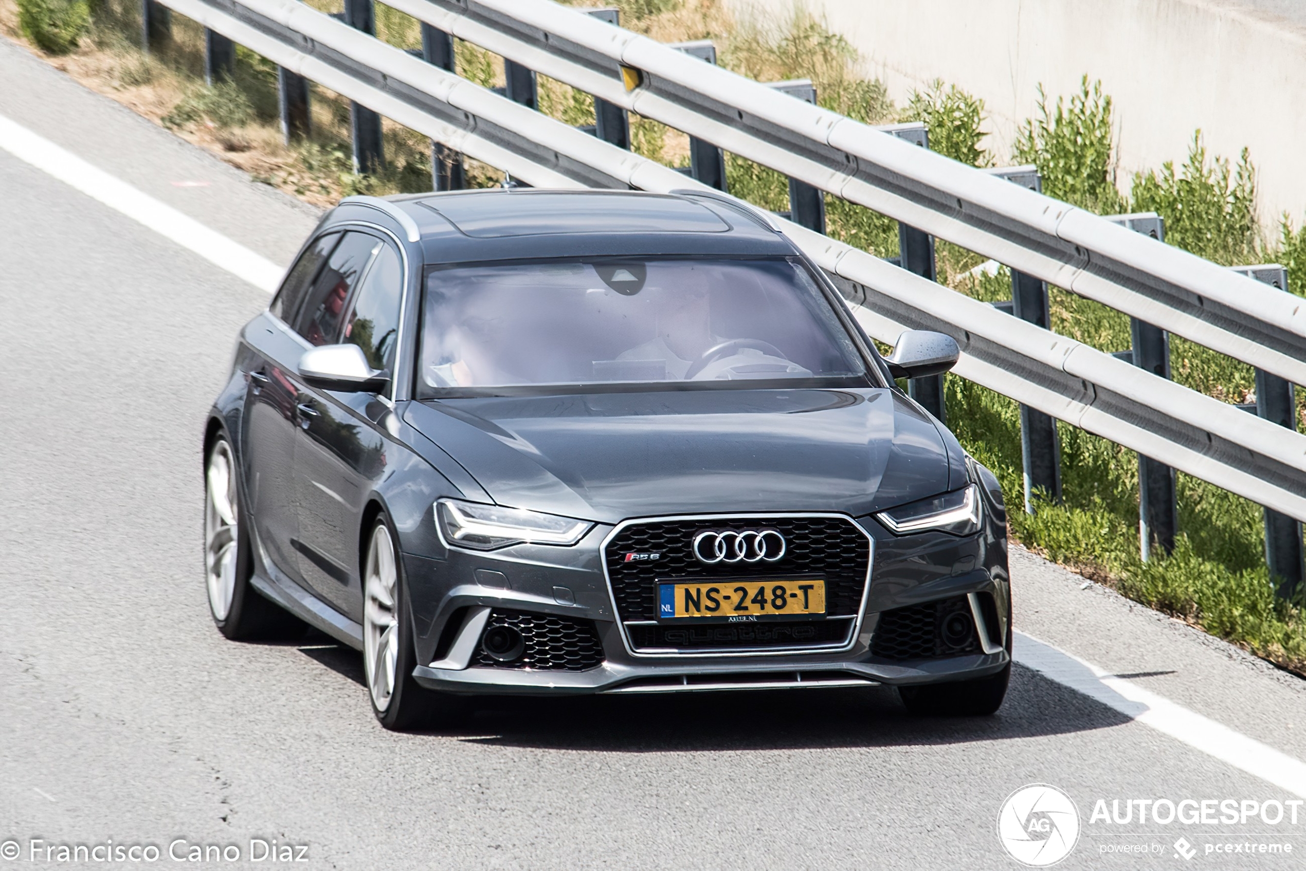 Audi RS6 Avant C7 2015