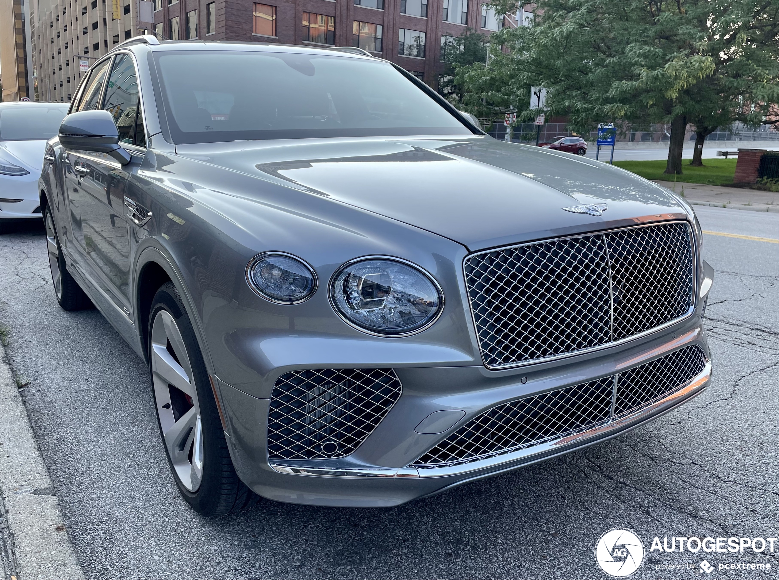 Bentley Bentayga Hybrid 2021