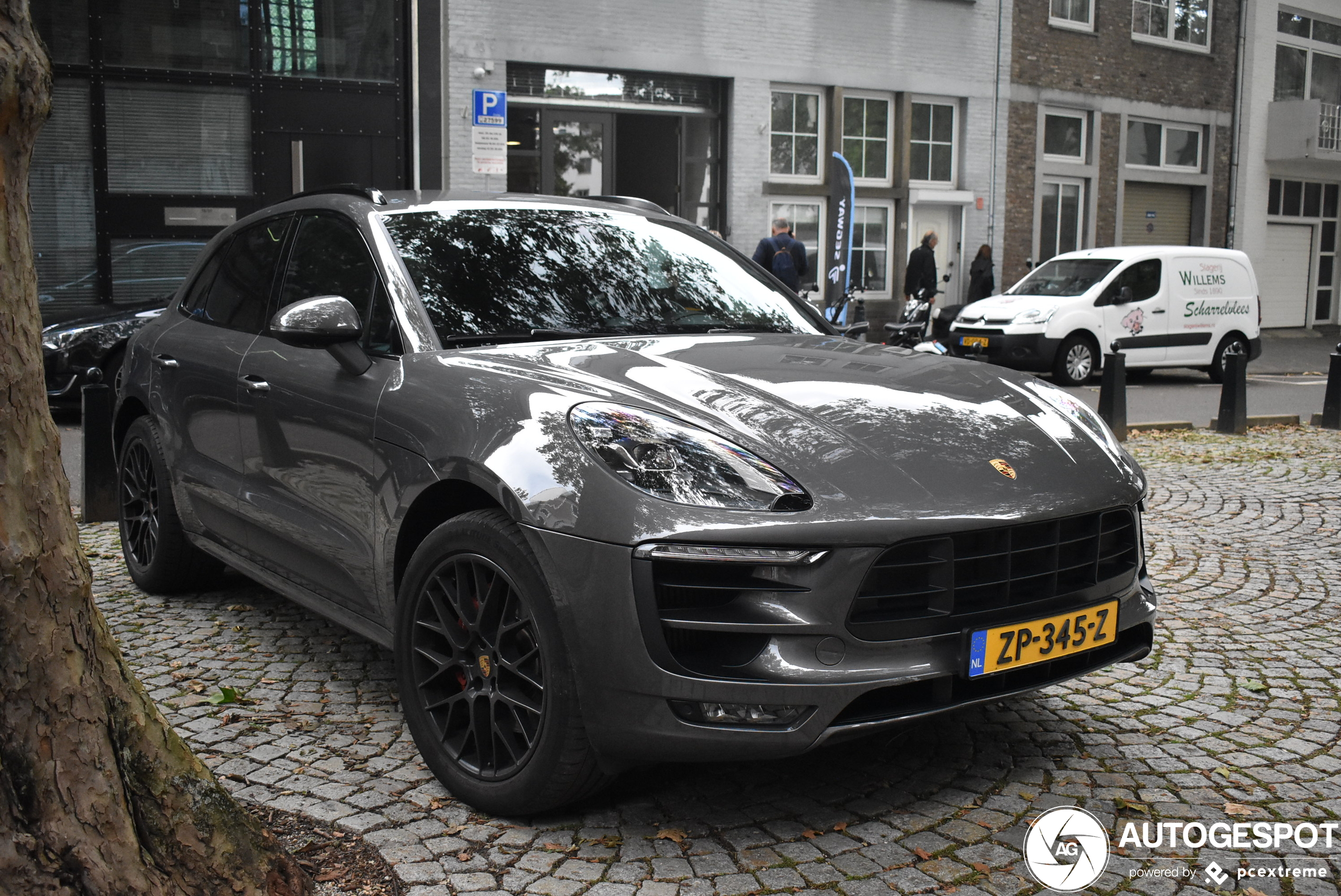 Porsche 95B Macan GTS