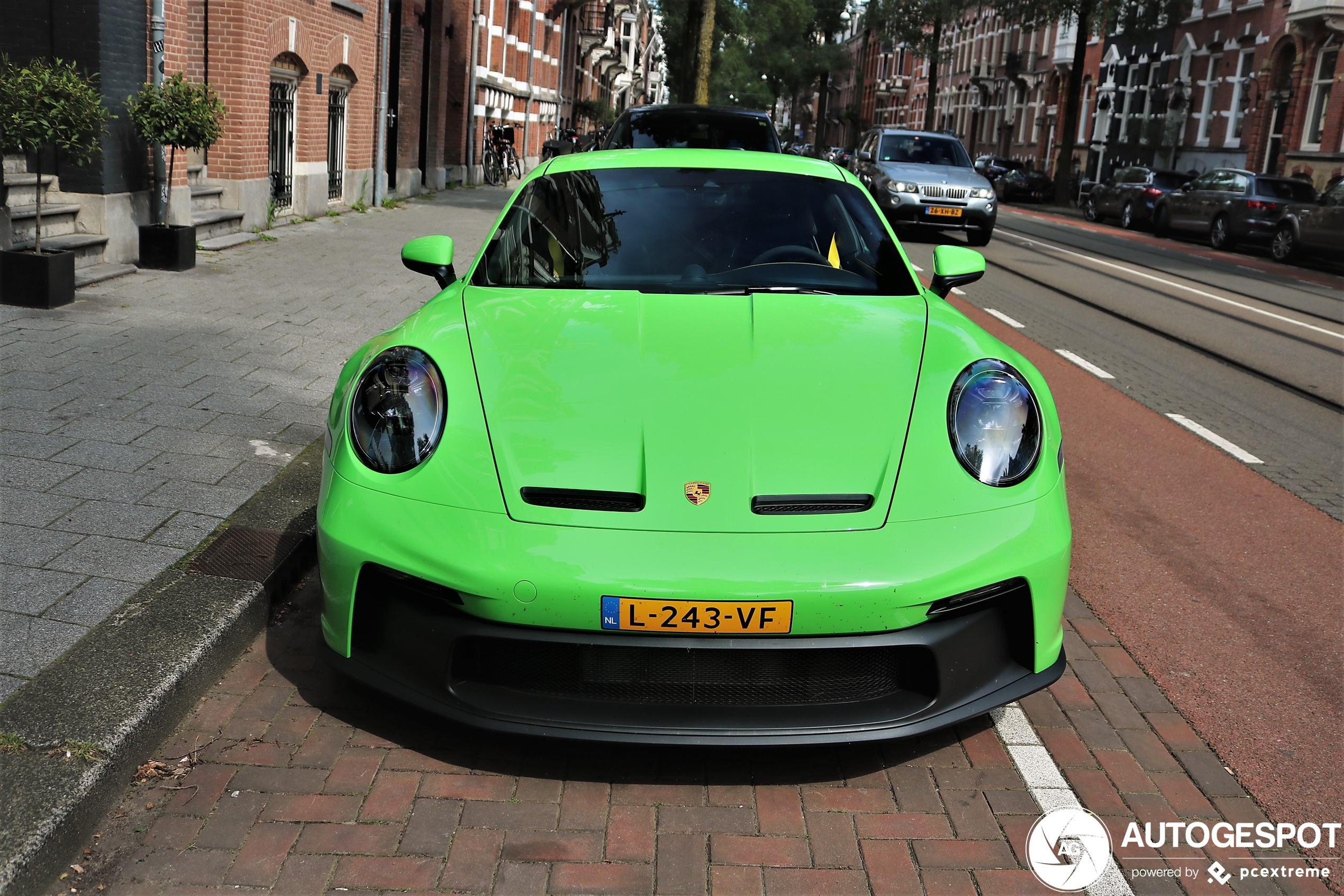 Signal Green op de Porsche 992 GT3 is lekker