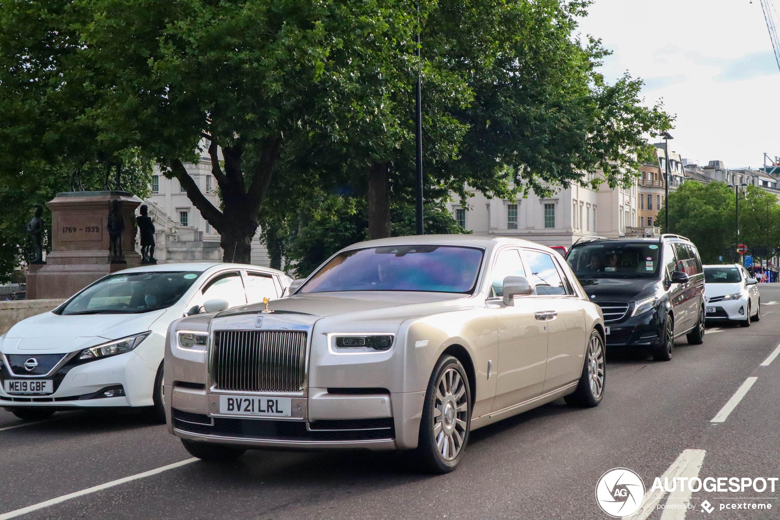 Rolls-Royce Phantom VIII EWB