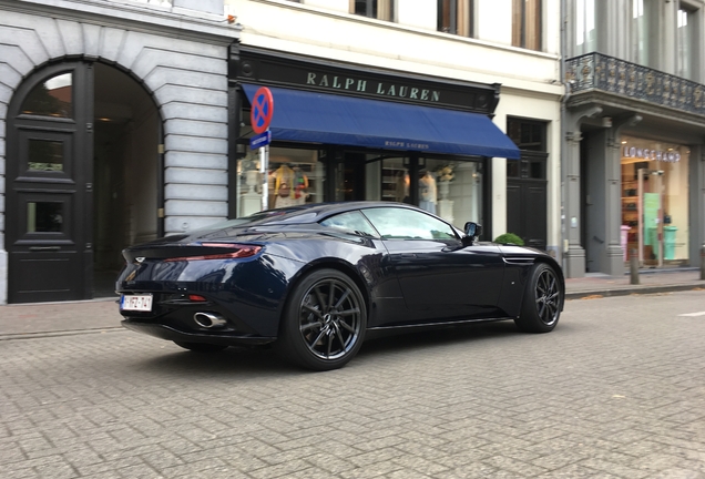 Aston Martin DB11