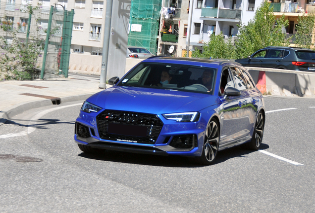 Audi RS4 Avant B9