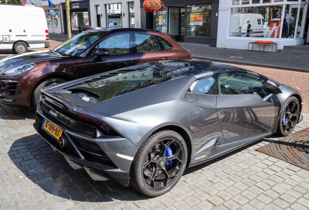 Lamborghini Huracán LP640-4 EVO