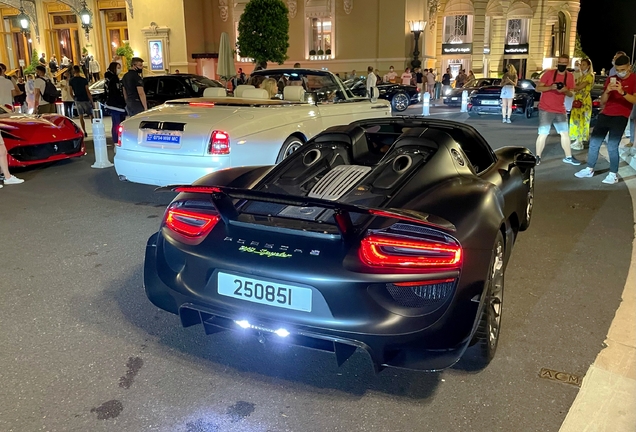 Porsche 918 Spyder Weissach Package