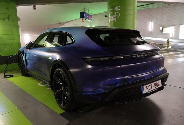 Porsche Taycan Turbo S Cross Turismo