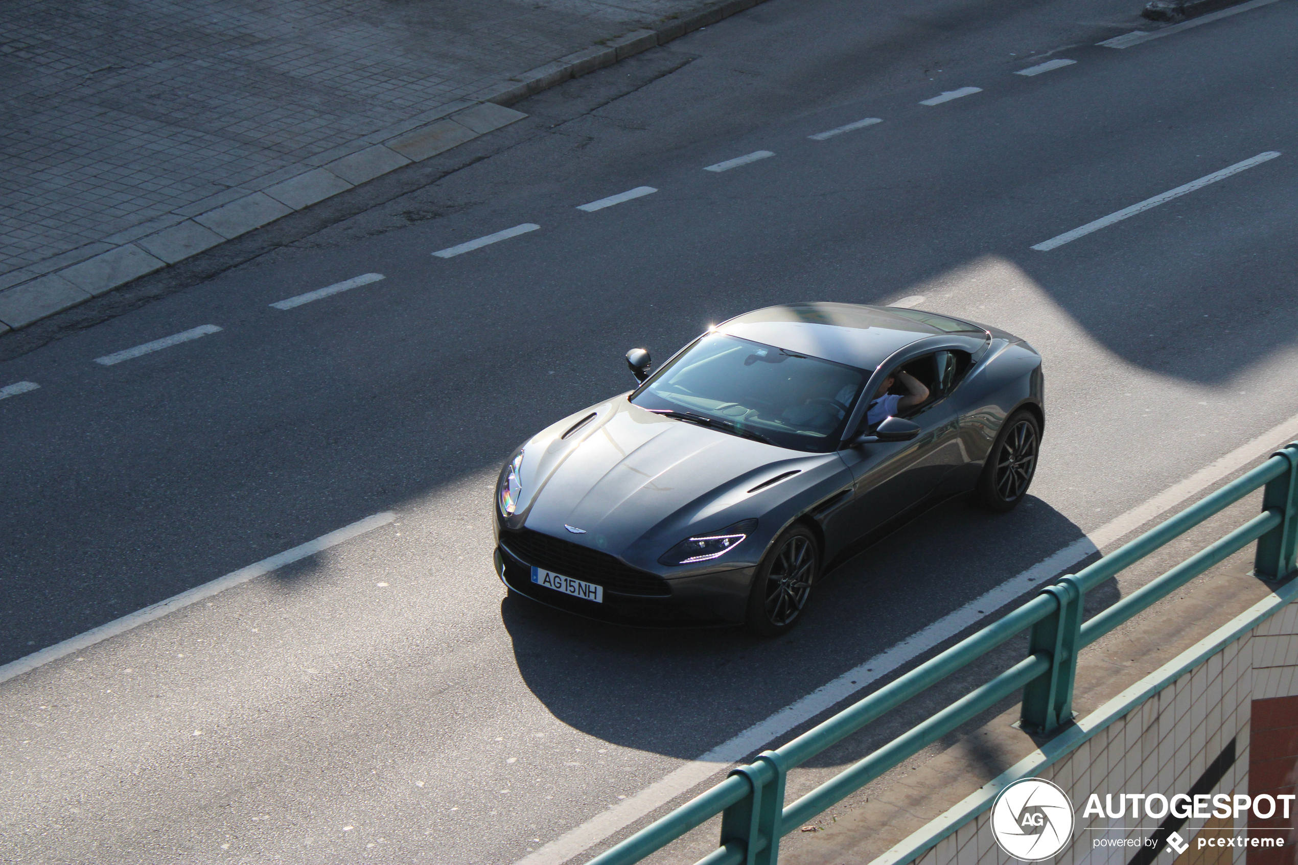 Aston Martin DB11 V8