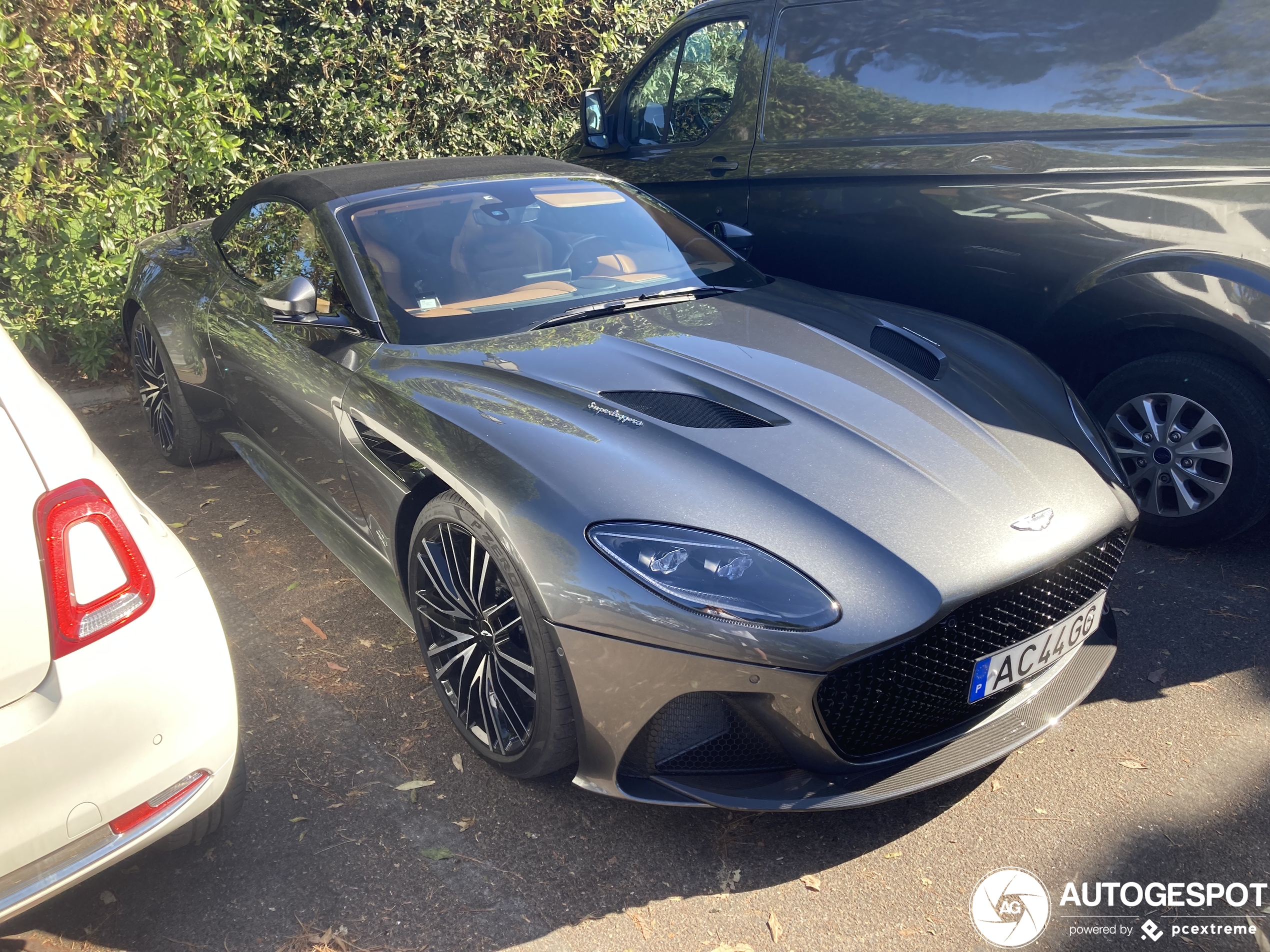 Aston Martin DBS Superleggera Volante