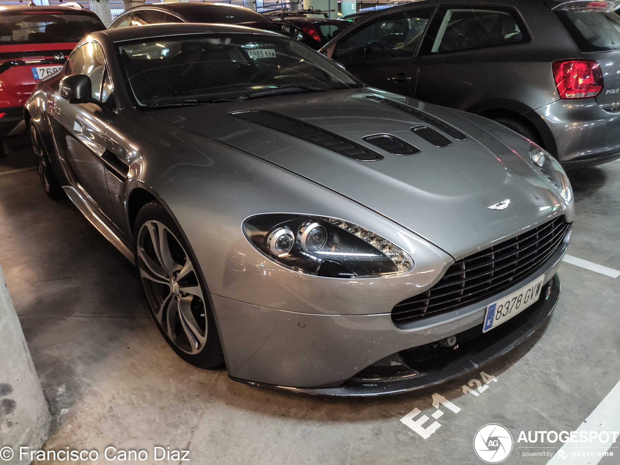 Aston Martin V12 Vantage