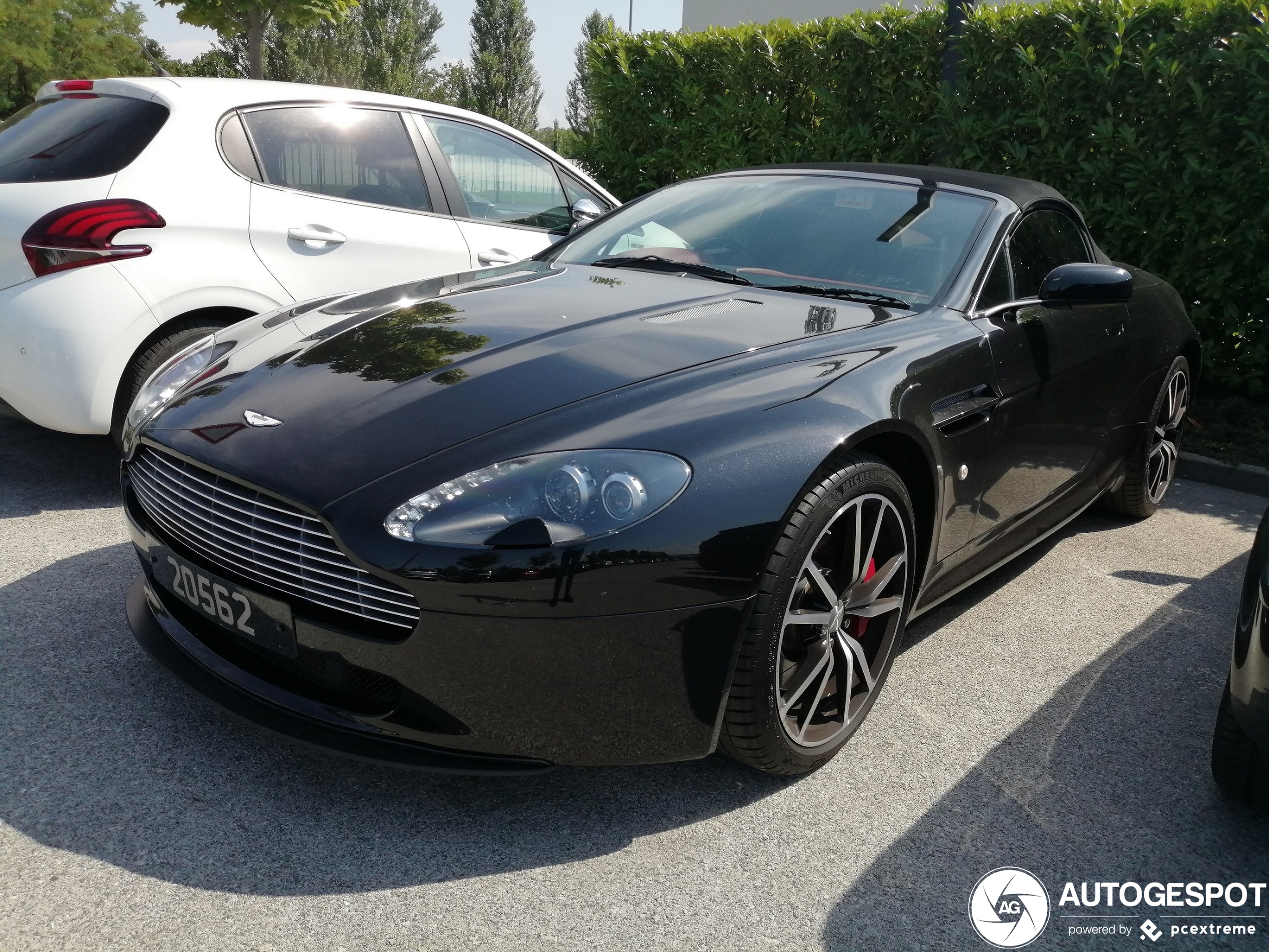 Aston Martin V8 Vantage Roadster