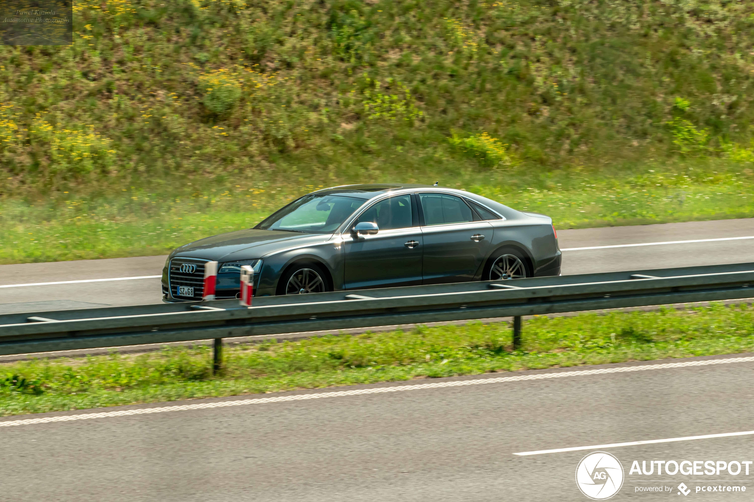 Audi S8 D4