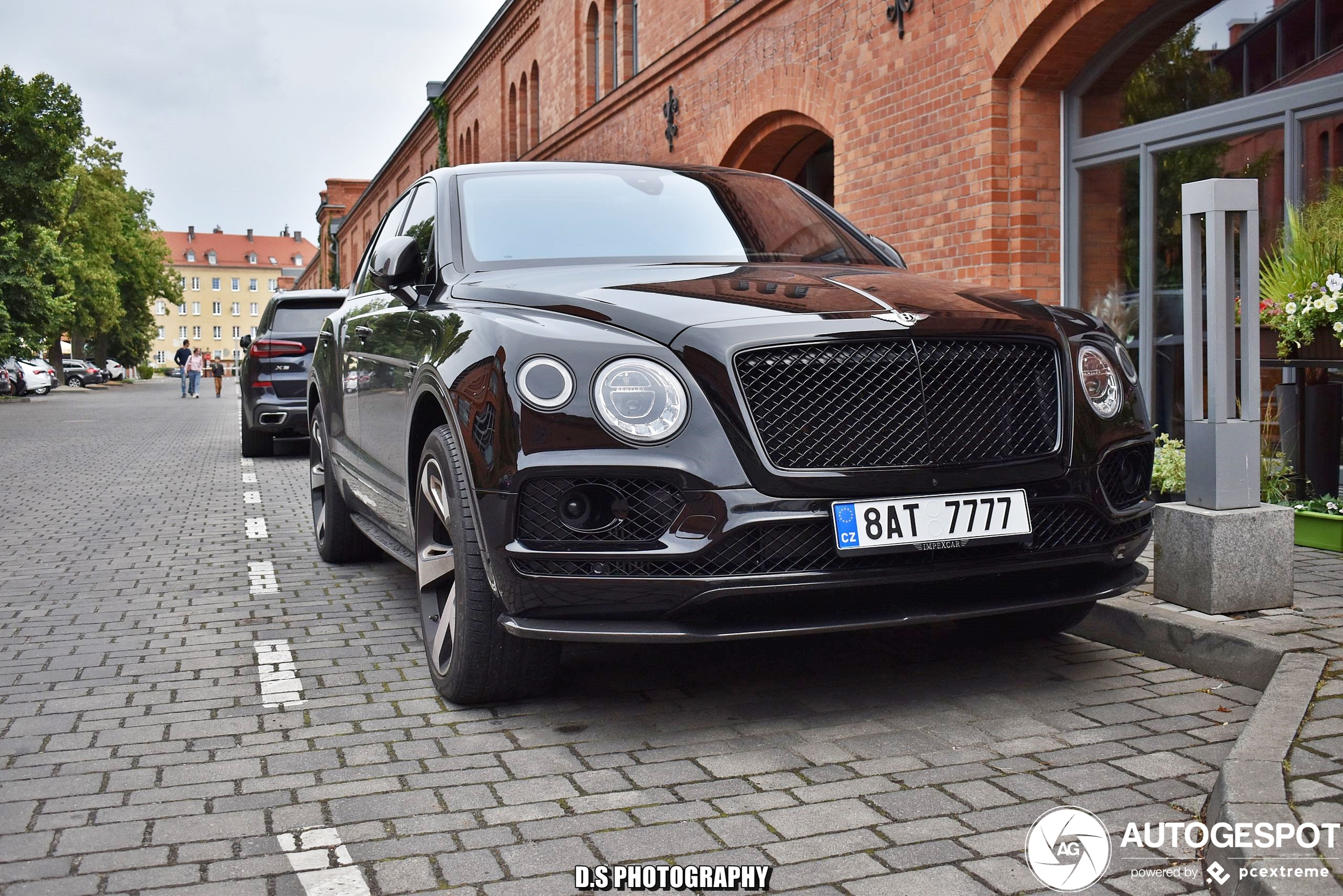 Bentley Bentayga V8