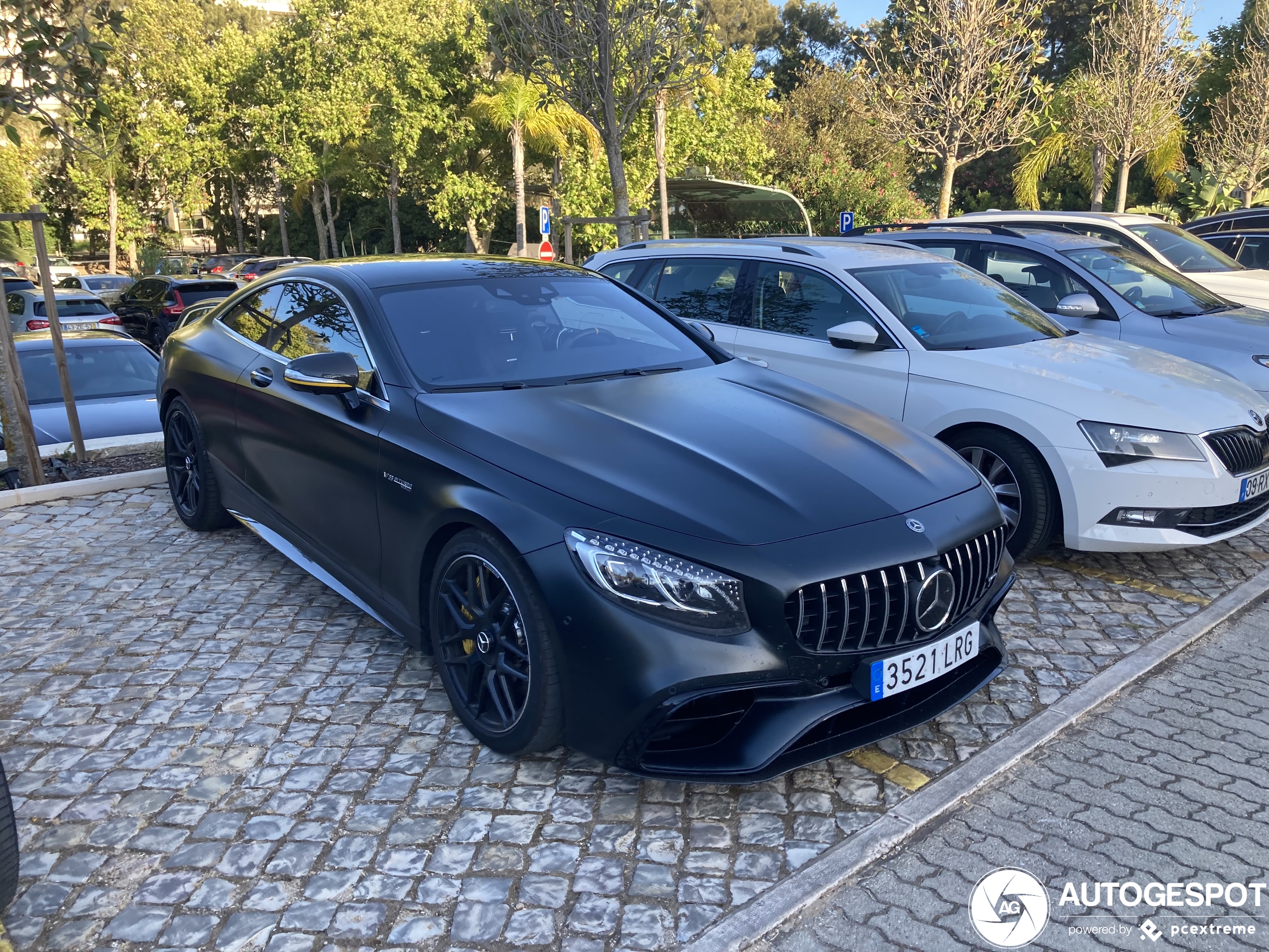 Mercedes-AMG S 63 Coupé C217 2018 Yellow Night Edition