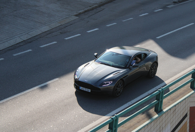 Aston Martin DB11 V8