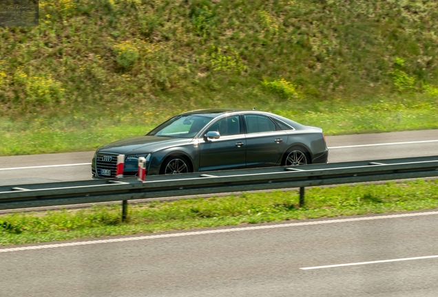 Audi S8 D4