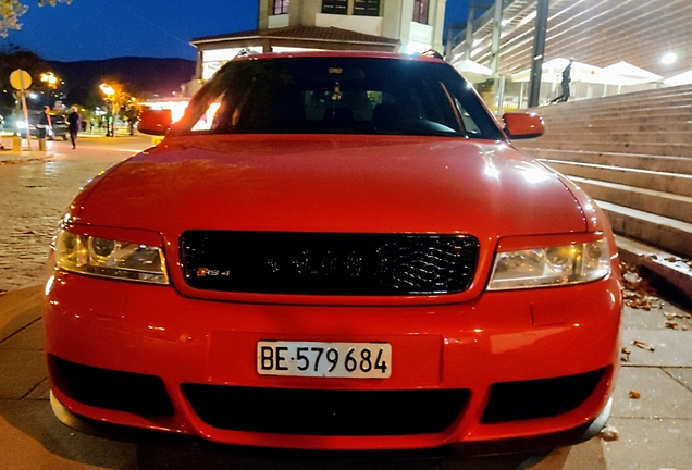 Audi RS4 Avant B5