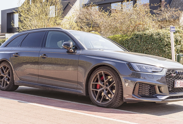 Audi RS4 Avant B9