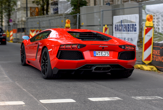 Lamborghini Aventador LP700-4